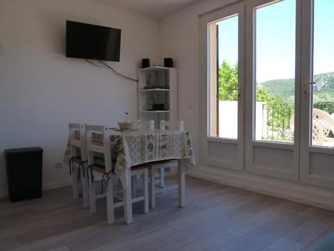 La Saluade, Pour Curistes Ou Vacanciers Greoux-les-Bains